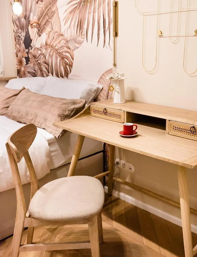 Eko Park Abdank White Apartment Warsaw