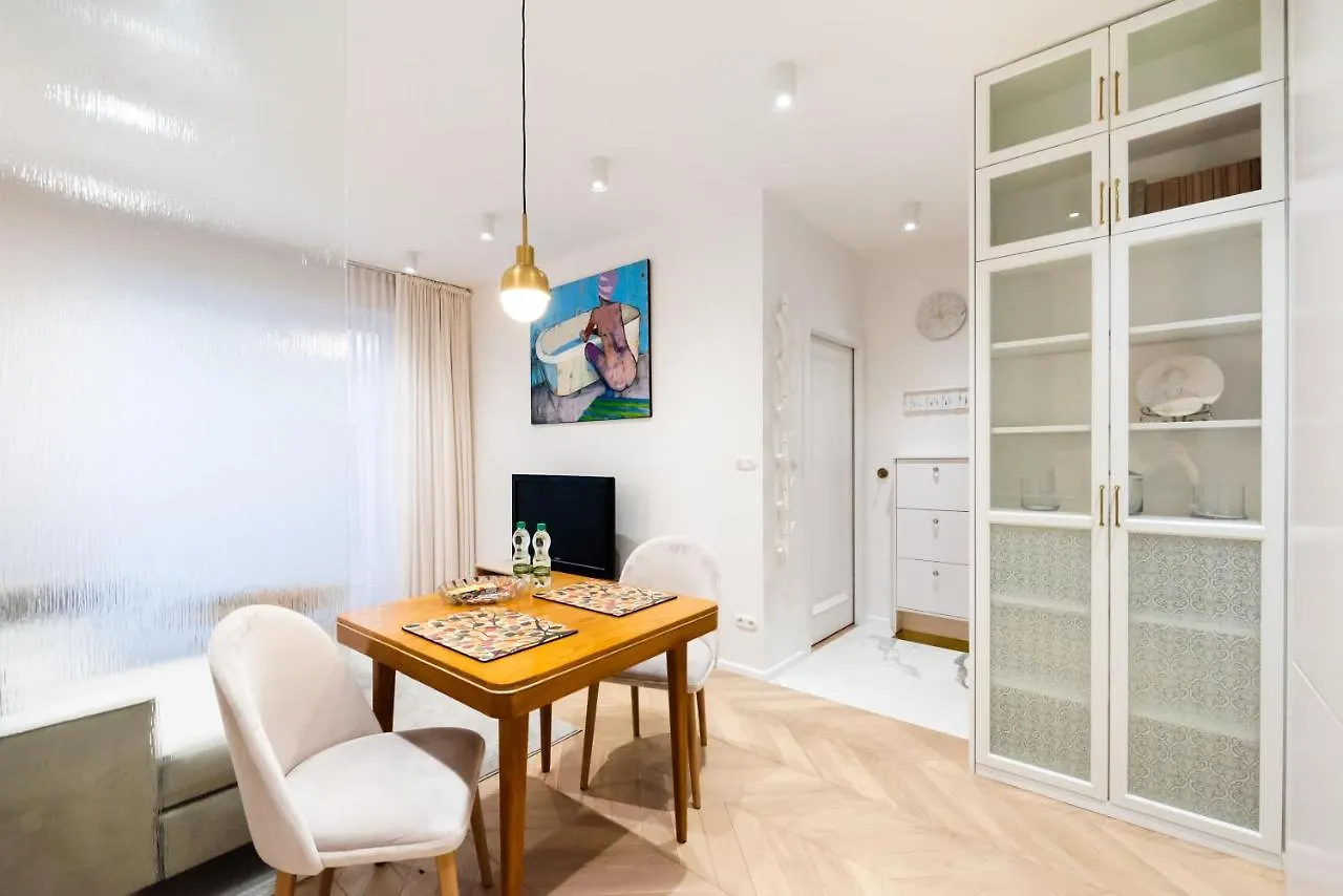 Eko Park Abdank White Apartment Warszawa 0*,  Polska